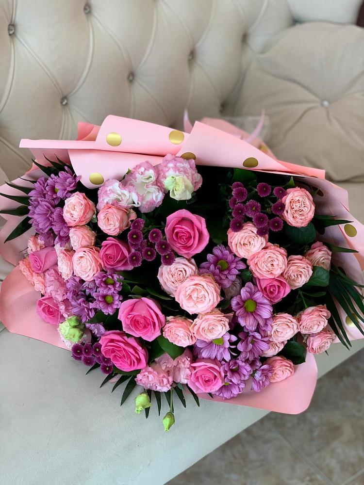 Букет цветов из: Хризантемы, Розы и Лизиантусы в Андреевской Ростовской области