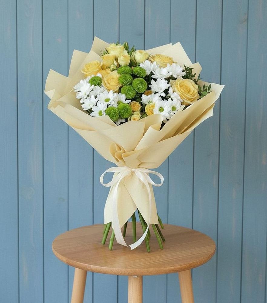 Букет цветов из: Хризантемы и Розы в Андреевской Ростовской области