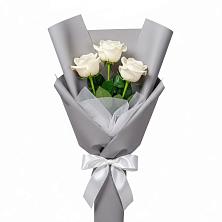 Букет 3 белые розы в Андреевской Ростовской области