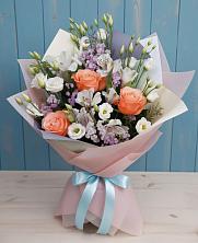 Букет цветов из:  Лизиантусы, Розы, Альстромерии и Гипсофила в Андреевской Ростовской области