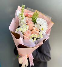 Букет цветов из:  Хризантемы и Розы в Андреевской Ростовской области