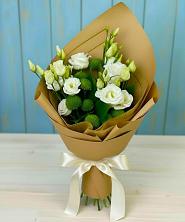 Букет цветов из:  Хризантемы и Лизиантусы в Андреевской Ростовской области